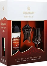 Набір: бренді Ararat Ani 7 years old 0.7л 40%, gift box with 2 glasses (STA4850001006855)