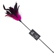 Щекоталка темно-розовый Art of Sex - Feather Paddle (перо молодого петуха)