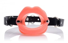 Расширитель рта Master Series Sissy Mouth Gag в форме пышных губ