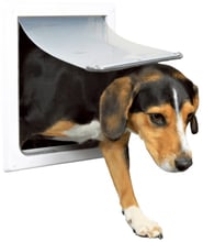 Дверца для собак Trixie FreeDog S/M мелких и средних пород белая 30x36 см 24.8-30.8 см (4011905038780)