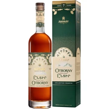 Бренди Ararat Otborny 7 years old 0.75л, 40%, gift box (STA4850001002000): Объем, л 0.75