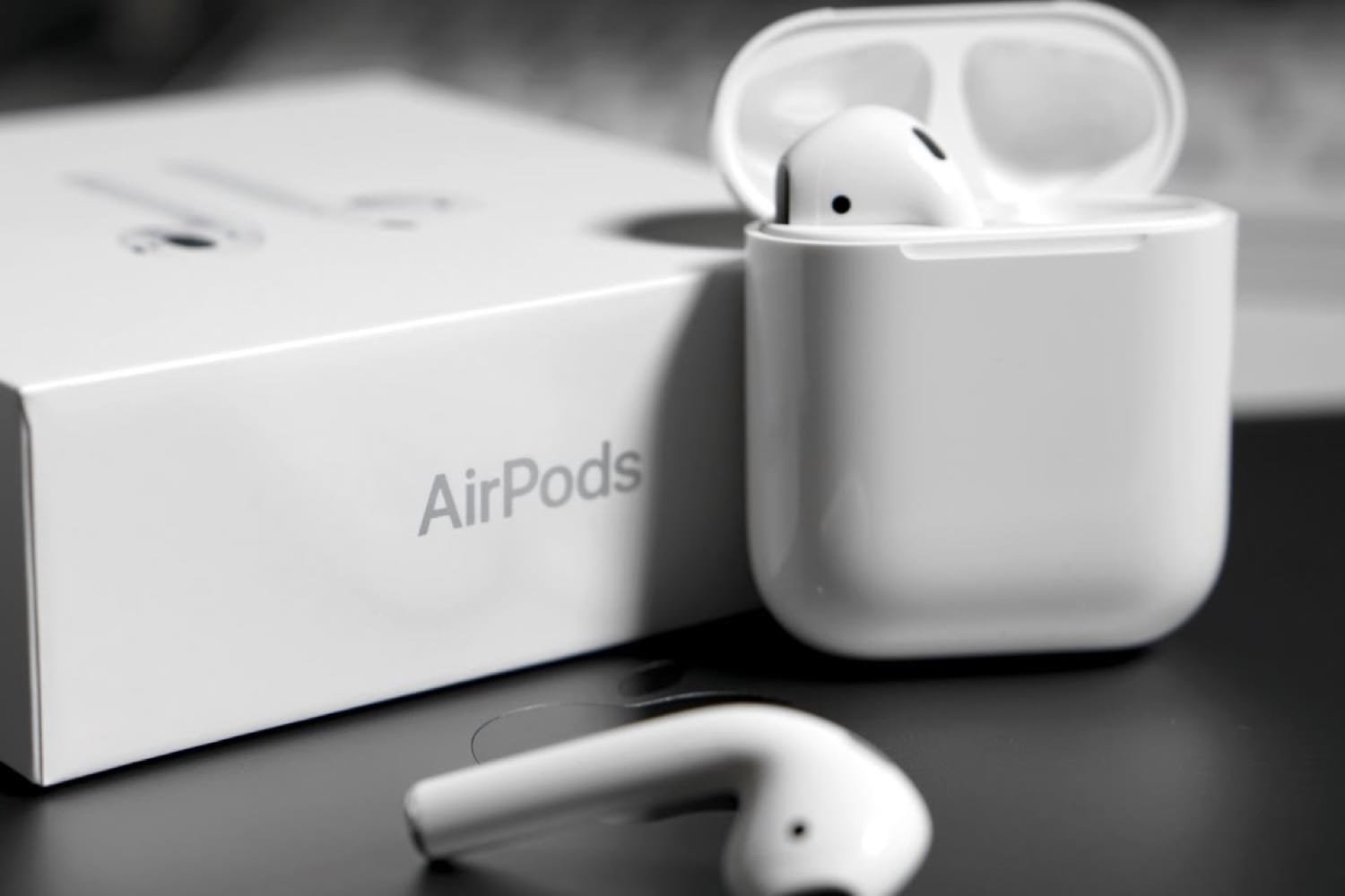 Как найти второй наушник AirPods