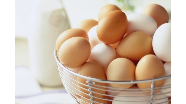 Чи можна заморожувати сирі яйця?